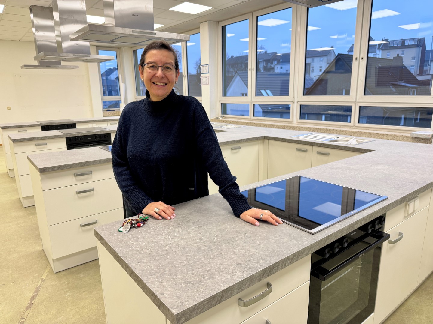 Gesamtschule Joanna Licht in Lehrküche Groß